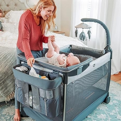 Chicco Lullaby Zip Multifunctional Portable Baby Bassin and Changer !.